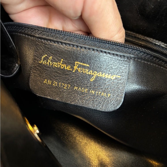 Salvatore Ferragamo EUC vintage suede & leather hobo shoulder bag unique design - Picture 6 of 10